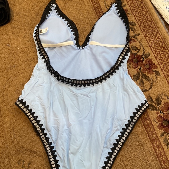 bar III Be-Weave It One Piece - Picture 3 of 4